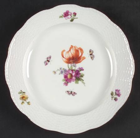 KPM74 Dinner Plate