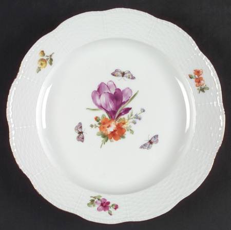 KPM74 Dinner Plate