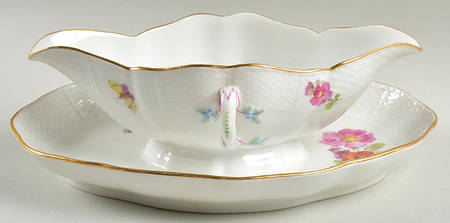 KPM74 Gravy Boat with Attached Underplate