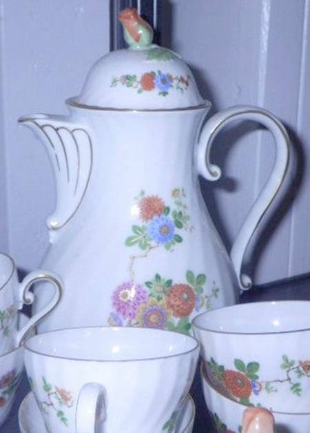 Kanton Coffee Pot & Lid