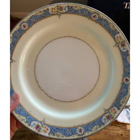 KIK29 Dinner Plate