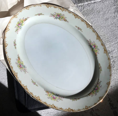 KIK31 14" Oval Serving Platter
