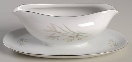 606p Gravy Boat with Attached Underplate