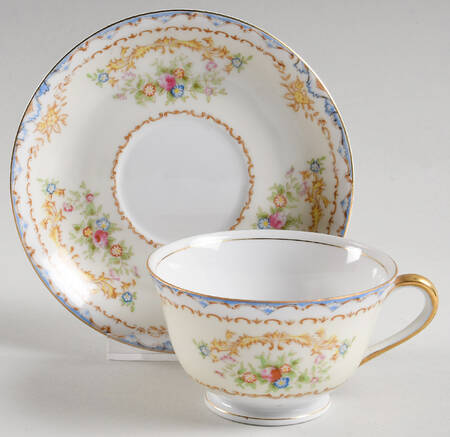 KON73 Footed Cup & Saucer Set