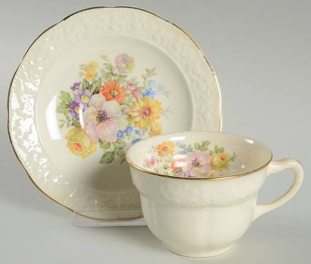 Betty Pepper Flat Cup & Saucer Set