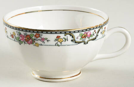 KNO485 Footed Cup