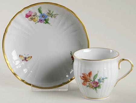 Decor 36 Footed Cup & Saucer Set