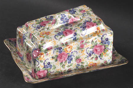 Rosalynde(Granville, New, Globestp) Cheese Dish with Lid (Wedge)