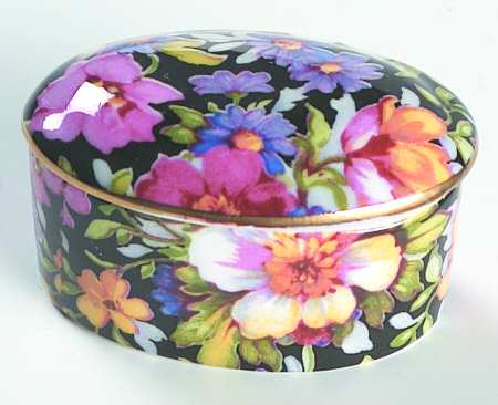 Lydia (New, Granville Shape) Oval Pill Box with Lid