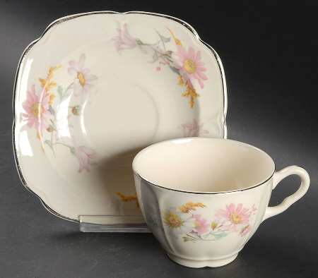 KNO533 Flat Cup & Saucer Set
