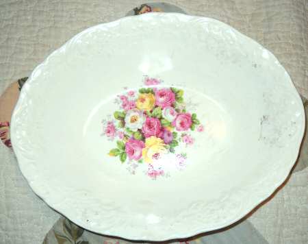 KNO543 9" Round Vegetable Bowl