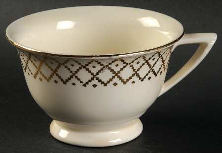 KNO256 Footed Cup