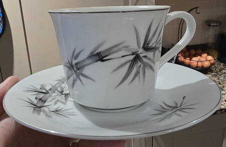 KUT90 Footed Cup & Saucer Set