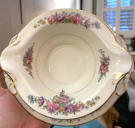 KPM117 Gravy Boat with Attached Underplate