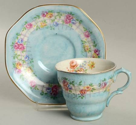 Capri (Scalloped) Footed Cup & Saucer Set