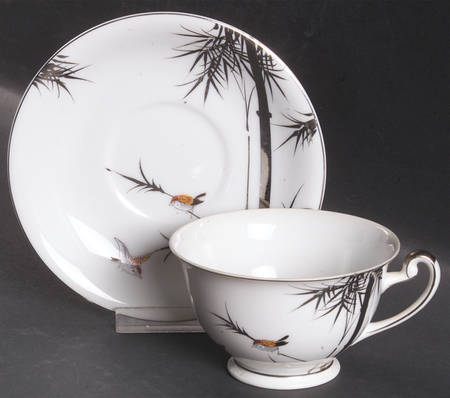 KUT99 Footed Cup & Saucer Set