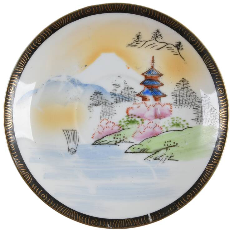 KUT102 Saucer