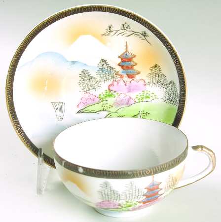 KUT102 Flat Cup & Saucer Set