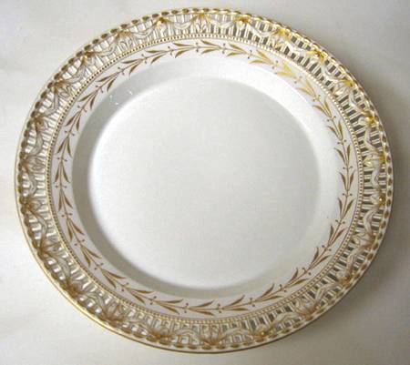 KPM123 Pierced Edge Dinner Plate
