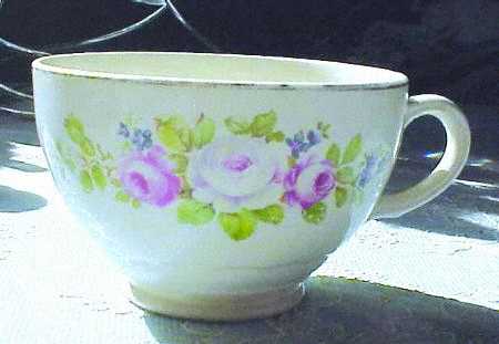 Kno756 Footed Cup