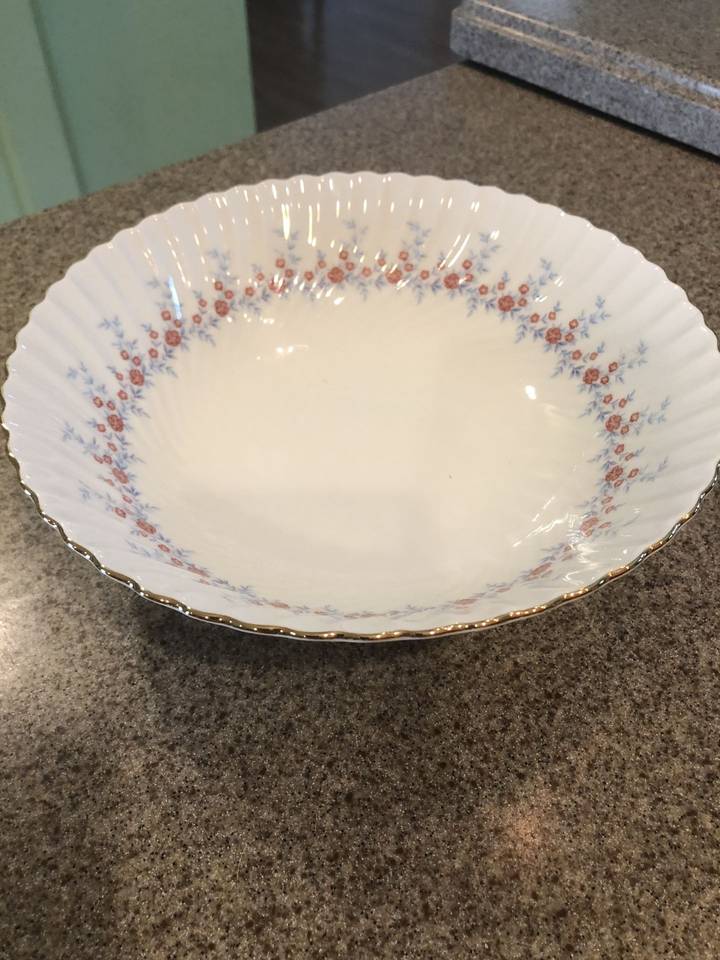 Brigette 9" Round Vegetable Bowl