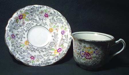 Pearl Delight Flat Cup & Saucer Set