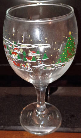 Christmas Pleasure (Scalloped, Red Trim) 10 Oz Glassware Wine Goblet