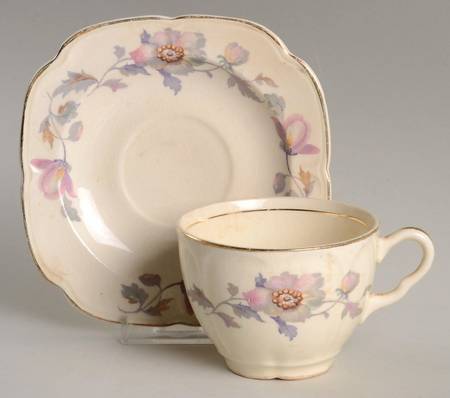 72-E1 Flat Cup & Saucer Set