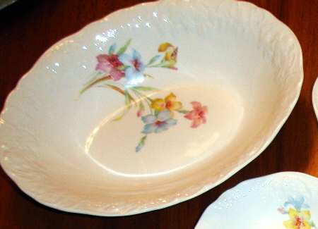 KNO824 10" Oval Vegetable Bowl