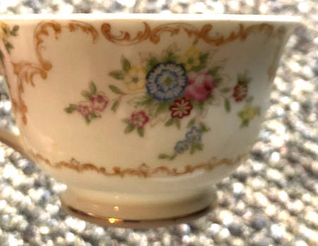 KON117 Footed Cup