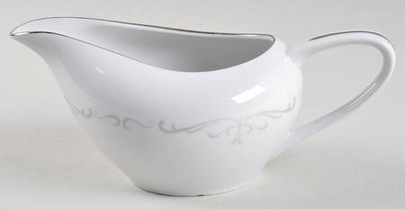 TRIANON Creamer
