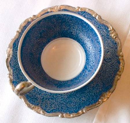 KAI39 Footed Cup & Saucer Set