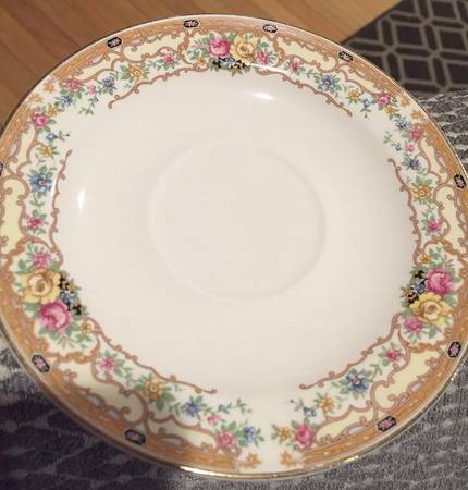 KNO899 Saucer