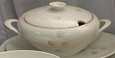 104 Round Covered Vegetable
