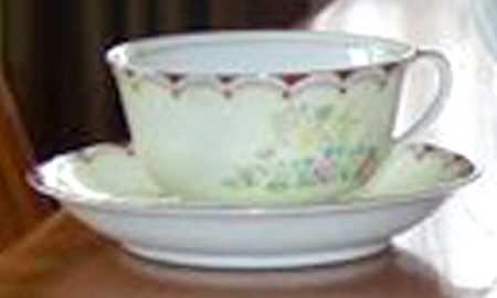 KRE24 Footed Cup & Saucer Set