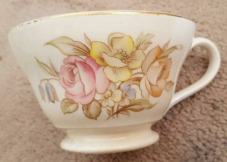 KNO928 Footed Cup