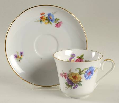 1870 Flat Cup & Saucer Set