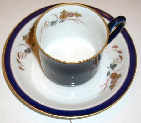 KOR7 Flat Cup & Saucer Set