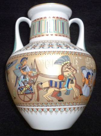Theben Urn