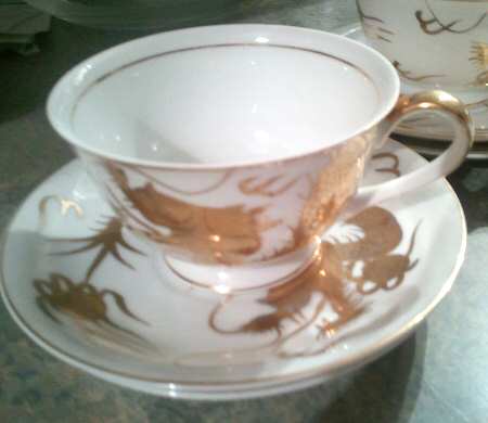 KUT258 Footed Cup & Saucer Set