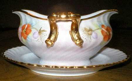 KAI50 Gravy Boat with Attached Underplate