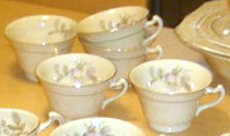 KNO1021 Footed Cup