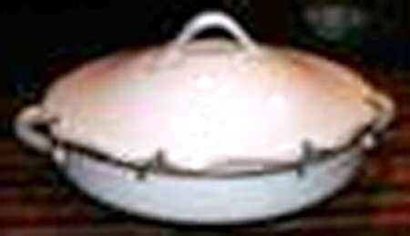 27168 Oval Covered Vegetable