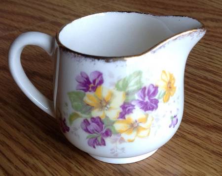 4002 Individual Creamer