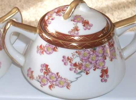 KUT299 Sugar Bowl & Lid