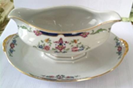 KOE36 Gravy Boat with Attached Underplate