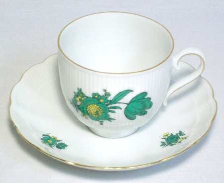 KAI64 Flat Cup & Saucer Set