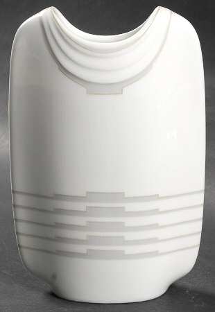 Vera 7" Oval Vase