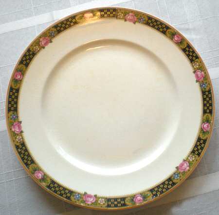KTKktk188 Dinner Plate