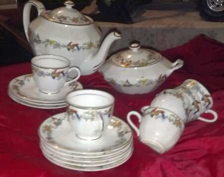 KNO1206 Footed Cup & Saucer Set